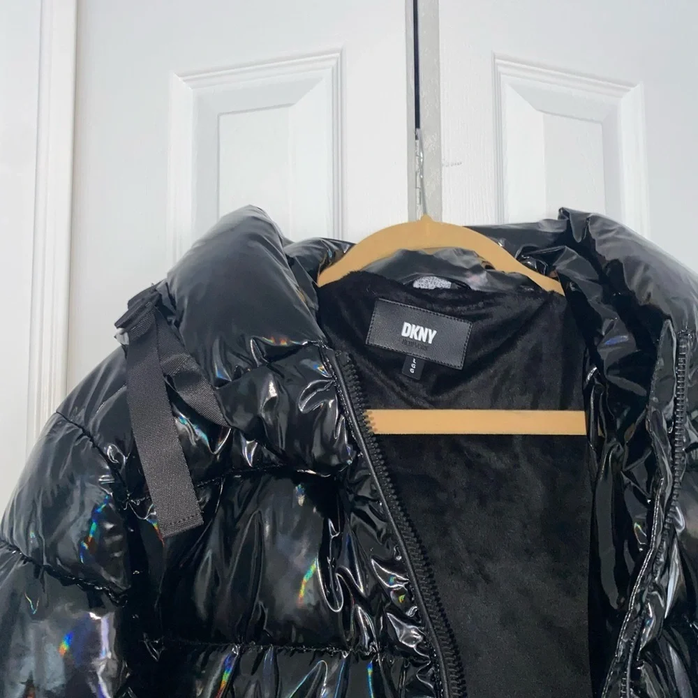 $320 DKNY Women's Water Resistant Patent Leather Glossy Puffer Jacket Black L